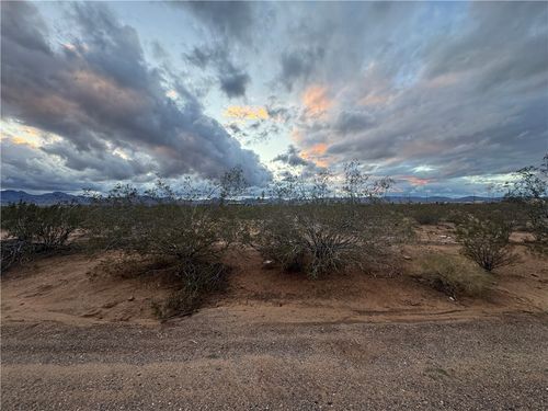 000 S Hassayampa Rd, Golden Valley, AZ, 86413 | Card Image