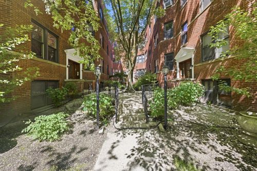 2a-528 Sheridan Rd, Evanston, IL, 60202-3122 | Card Image