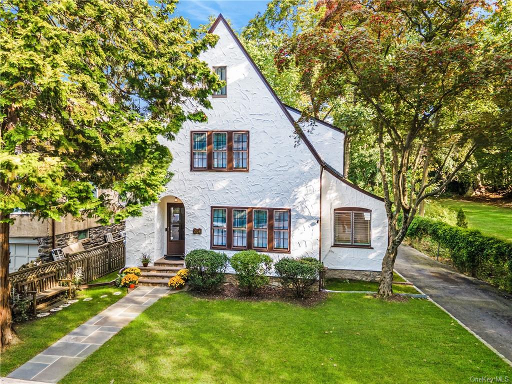 Young Ave, Pelham, NY 10803