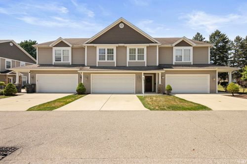 927 Keenan Ct, South Bend, IN, 46615-3660 | Card Image