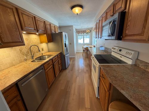 79 Walden Pond Dr, Nashua, NH, 03064-2877 | Card Image