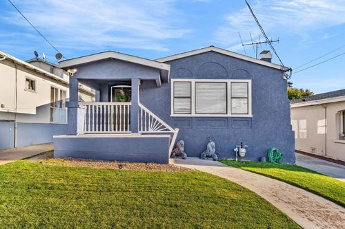 2468 Maxwell Ave, Oakland, CA, 94601-5553 | Card Image