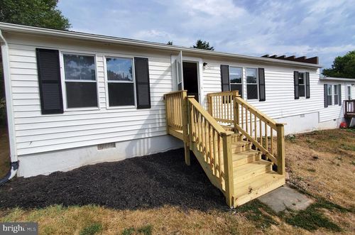 26177 Old Valley Pike, TOMS BROOK, VA, 22660-1805 | Card Image