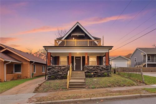 1311 E 29th Street, Kansas City, MO, 64109 | Card Image