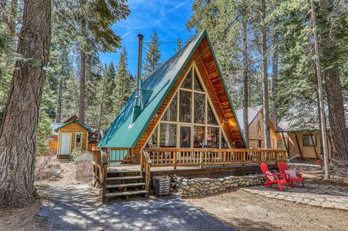 15685 Pine Street, Truckee, CA, 96161 | Card Image