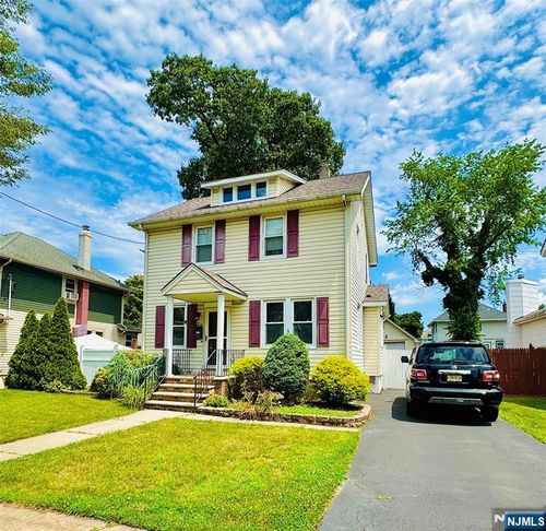 20 Chestnut Ave, Rochelle Park, NJ, 07662-3802 | Card Image