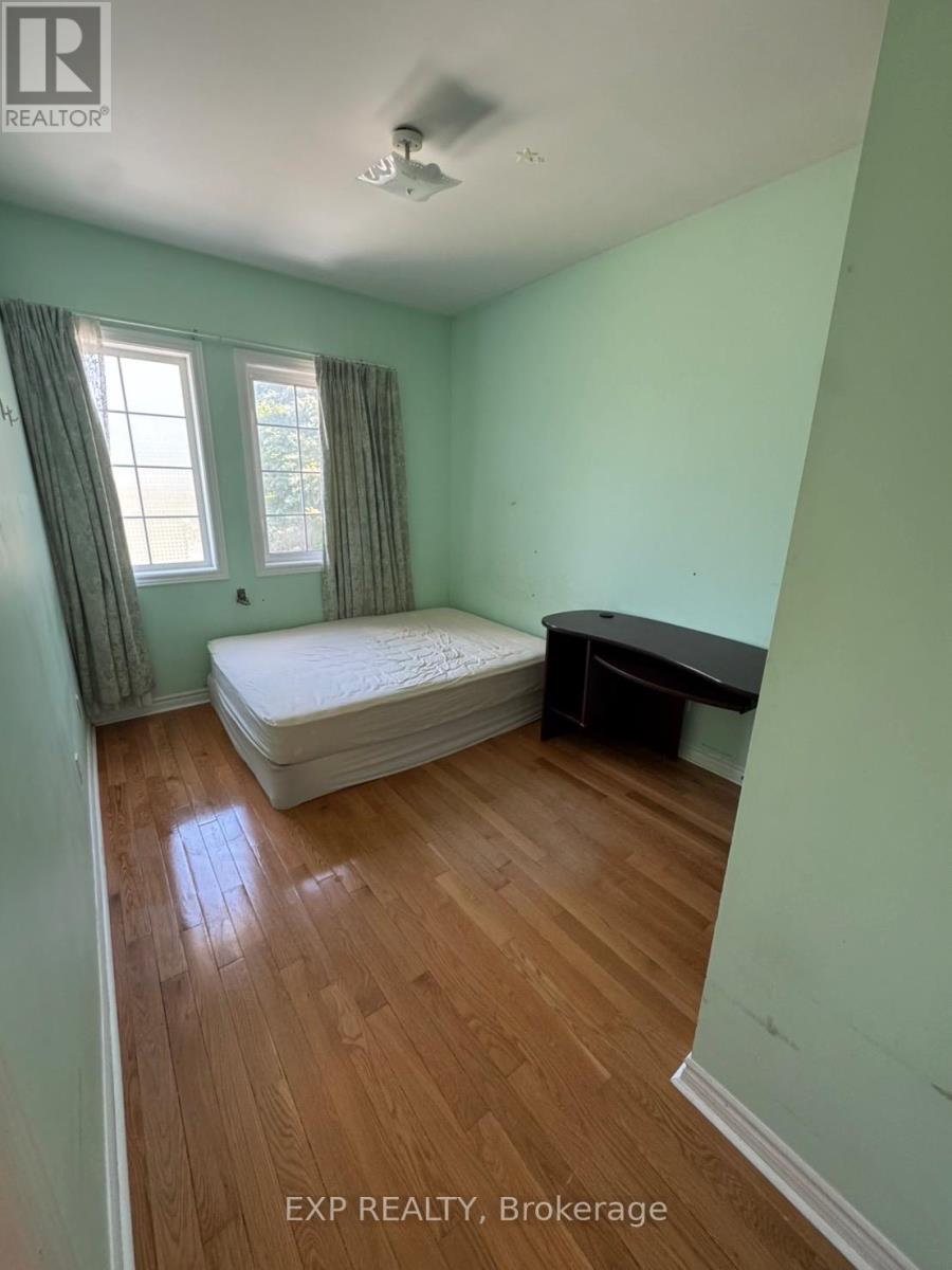 Residential Lease in Toronto (Newtonbrook East) 3