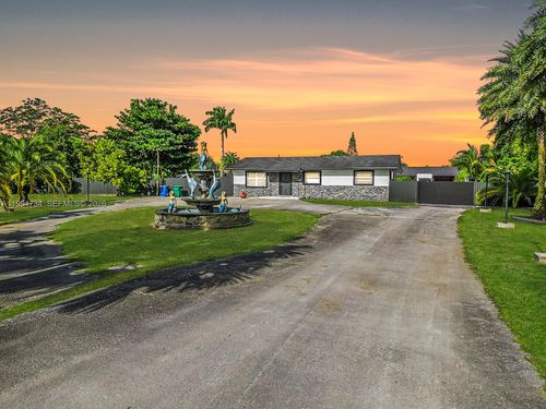 15305 Sw 209th Ave, Miami, FL, 33187-5622 | Card Image