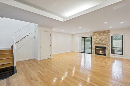 236 Hamlet Dr, Jericho, NY, 11753-2811 | Card Image