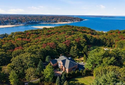 19 Cobblestone Ct, Centerport, NY, 11721-1162 | Card Image