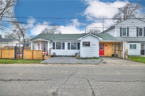 365 Elmwood Ave, Crystal Beach, ON, L0S1B0 | Card Image