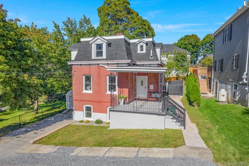 10 Robinson St, Beacon, NY, 12508-3818 | Card Image