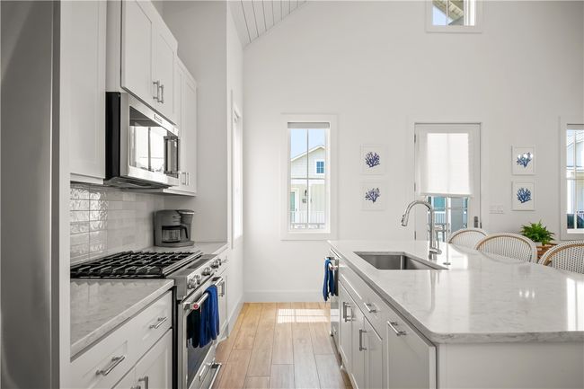 239 Horse Ln, House other with 2 bedrooms, 2 bathrooms and null parking in Port Aransas TX | Image 15