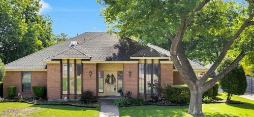 3630 Ridgewood Dr, Grand Prairie, TX, 75052-6721 | Card Image