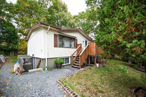 386 Rocky Lake Dr, Bedford, NS, B4A2T5 | Card Image