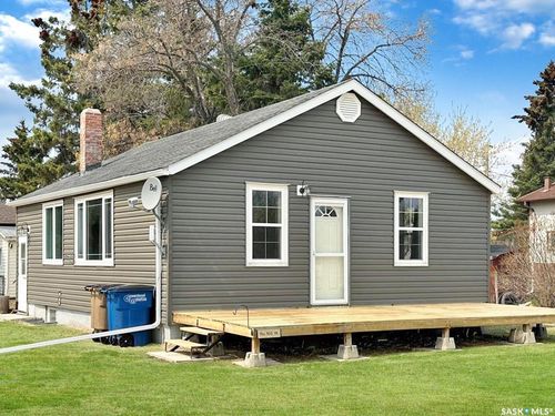103 1st Street W, Meath Park, SK, S0J1T0 | Card Image