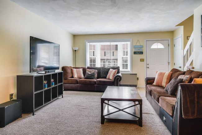 4 Chestnut Cir, Condo with 2 bedrooms, 3 bathrooms and null parking in Merrimack NH | Image 6