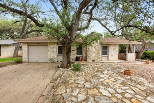 2506 Redleaf Ln, Austin, TX, 78745-5930 | Card Image