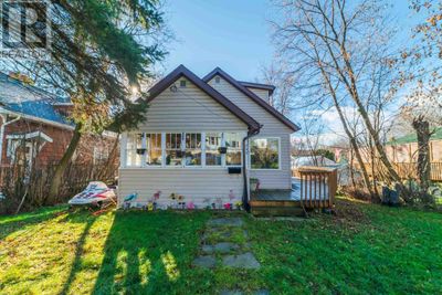 233 3 Rd St N, Home with 2 bedrooms, 1 bathrooms and null parking in Kenora ON | Image 2