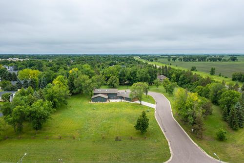 1535 16th Ave N, Wahpeton, ND, 58075-3531 | Card Image