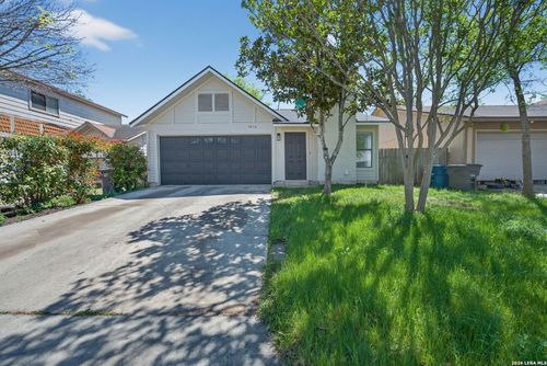 9434 Valley Rock, San Antonio, TX, 78250-5715 | Card Image