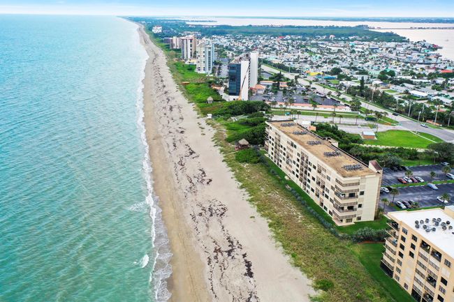 APT-405 - 10310 S Ocean Dr, Condo with 2 bedrooms, 2 bathrooms and null parking in Jensen Beach FL | Image 6