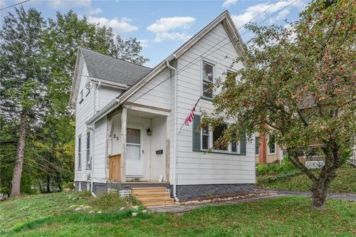 25 Summit St, Fairport, NY, 14450-2511 | Card Image