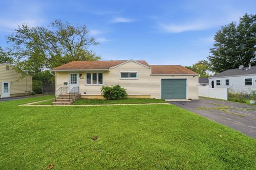 2123 N Mcaree Rd, Waukegan, IL, 60087-4539 | Card Image