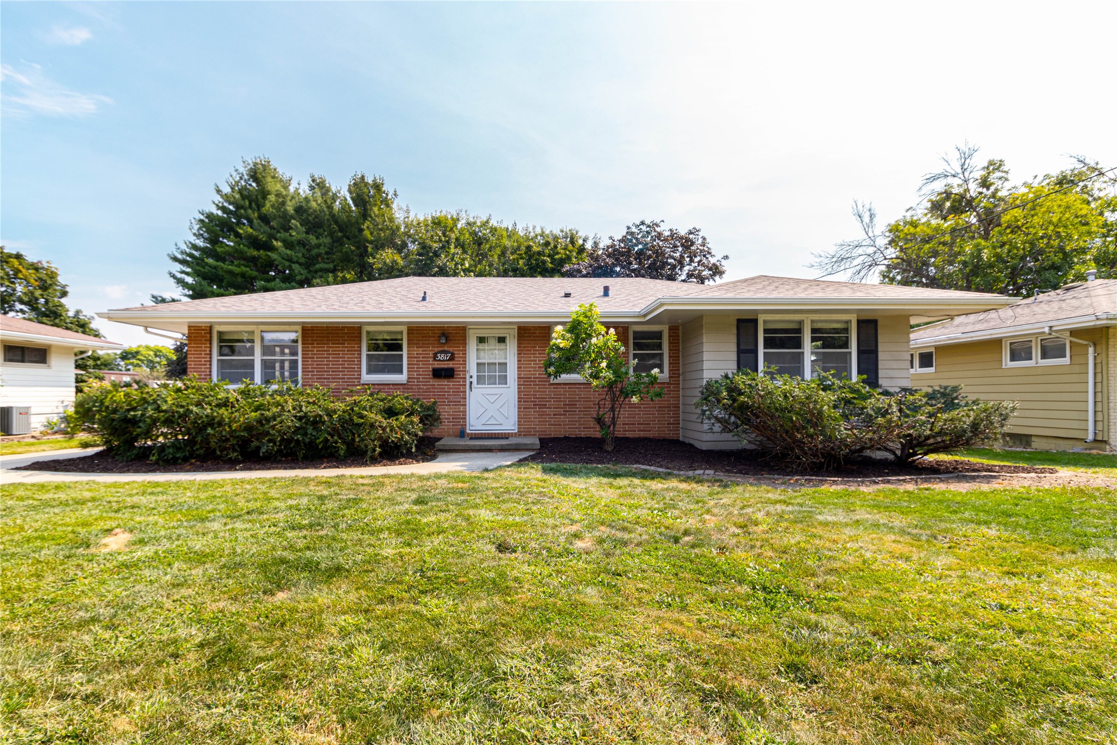 82nd St, Urbandale, IA 50322