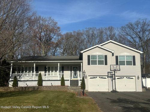 51 Canterbury Dr, Saugerties, NY, 12477-8703 | Card Image