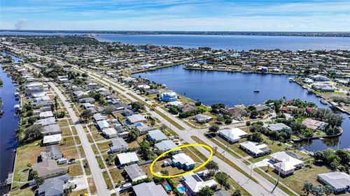 21470 Edgewater Dr, Port Charlotte, FL, 33952-9717 | Card Image