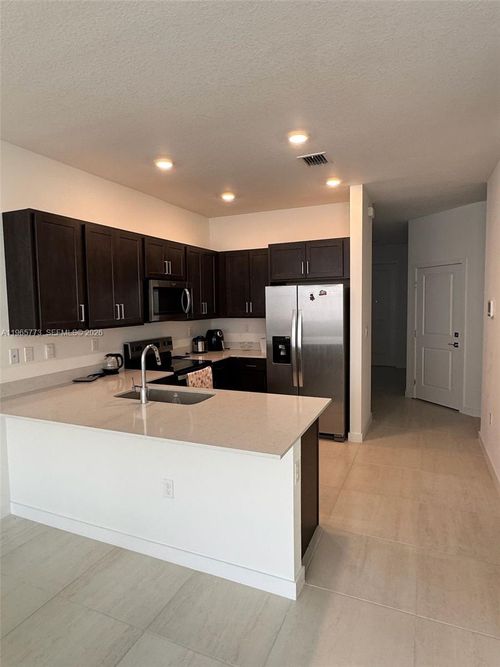 141-141 Ne 13th Ter, Homestead, FL, 33033-6271 | Card Image