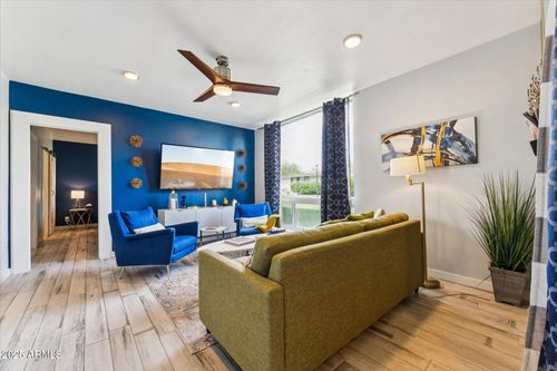 105-3242 E Camelback Rd, Phoenix, AZ, 85018-2317 | Card Image