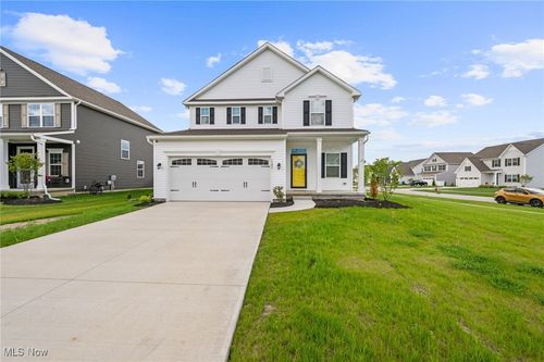 1582 Slick Rock Dr, Painesville, OH, 44077-4854 | Card Image