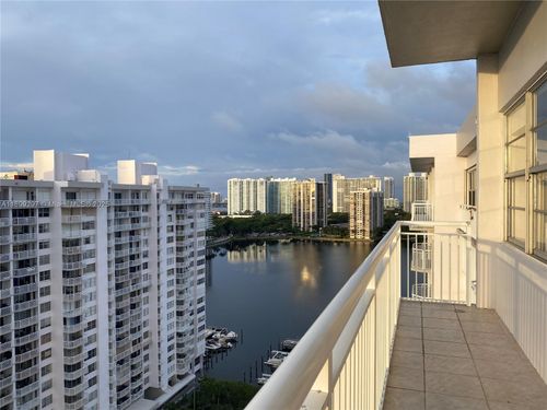 ph02-18031 Biscayne Blvd, Aventura, FL, 33160-5201 | Card Image