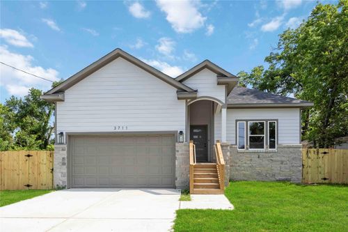 3711 Bain St, Houston, TX, 77026-4426 | Card Image