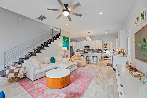 a-7600 Carver Ave, Austin, TX, 78752-1618 | Card Image