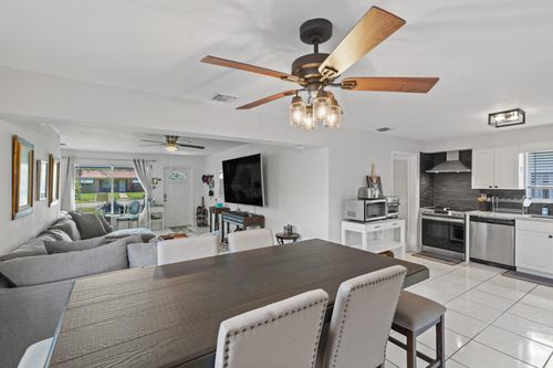 1525 Shenandoah St, Hollywood, FL, 33020-2570 | Card Image