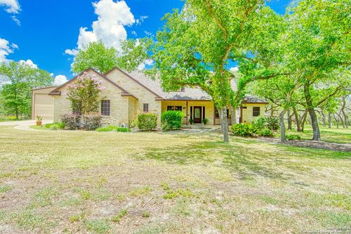 536 Rose Branch Dr, La Vernia, TX, 78121-4767 | Card Image