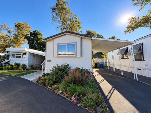 84-902 Del Paso Blvd, Sacramento, CA, 95815-3530 | Card Image