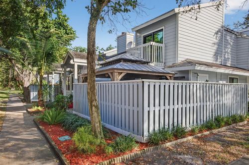 2047-2047 Winners Cir, North Lauderdale, FL, 33068-5448 | Card Image