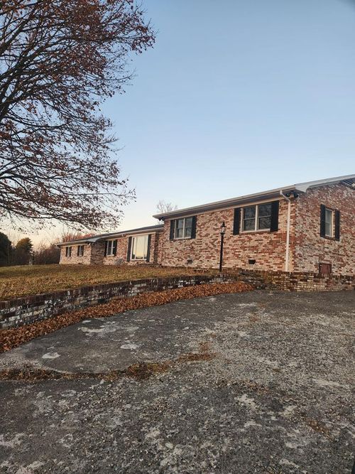 12063 Governor G C Peery Hwy, Pounding Mill, VA, 24637-4394 | Card Image