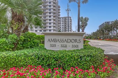 910 - 3215 S Ocean Boulevard, Condo with 2 bedrooms, 2 bathrooms and null parking in Highland Beach FL | Image 3