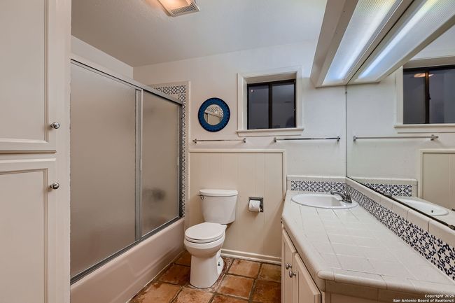 201 Sheffield, House other with 5 bedrooms, 5 bathrooms and null parking in Castle Hills TX | Image 51