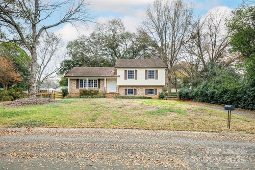 7029 Yorktowne Dr, Charlotte, NC, 28226-7661 | Card Image