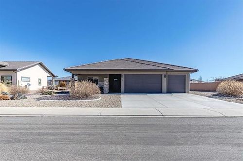 1326 Fairway Dr, Fruita, CO, 81521-9421 | Card Image