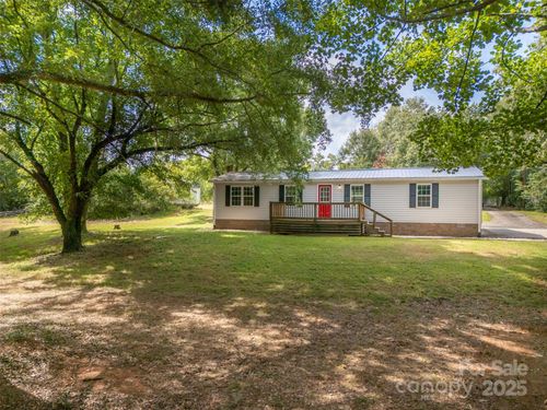 118 Aiken St, Forest City, NC, 28043-9101 | Card Image