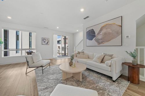 unit-1005-3285 Internet Cmn, Fremont, CA, 94538-6932 | Card Image