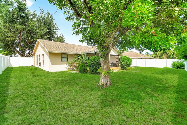 981 Wynndale Way, House other with 3 bedrooms, 2 bathrooms and null parking in Lantana FL | Image 29