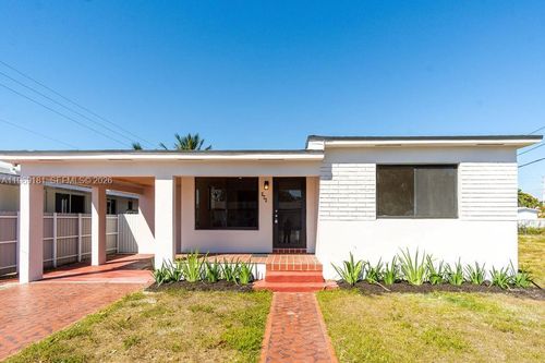 415 E 52nd St, Hialeah, FL, 33013-1552 | Card Image